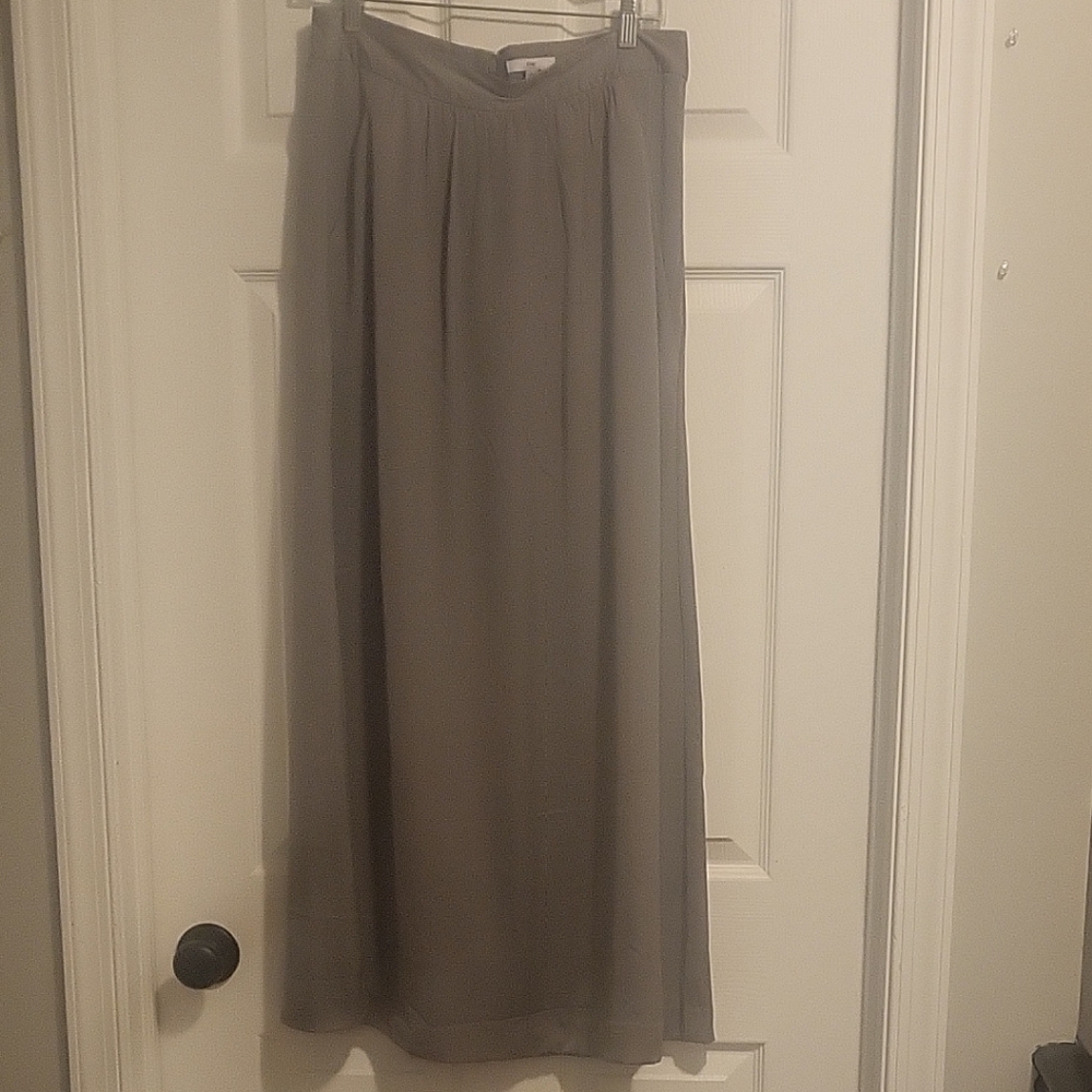 GAP Sheer Overlay Maxi Skirt in a Gray/Taupe Color